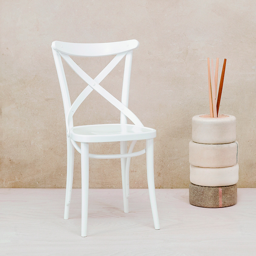 TON_stol_150b_hpinteriornordic